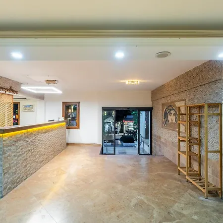 מלון Costa Bitezhan 4*