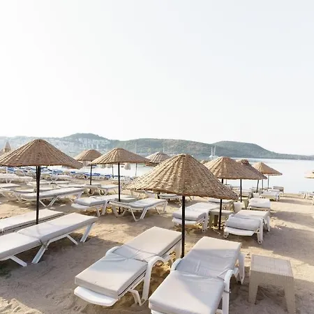 Ξενοδοχείο Costa Bitezhan 4*