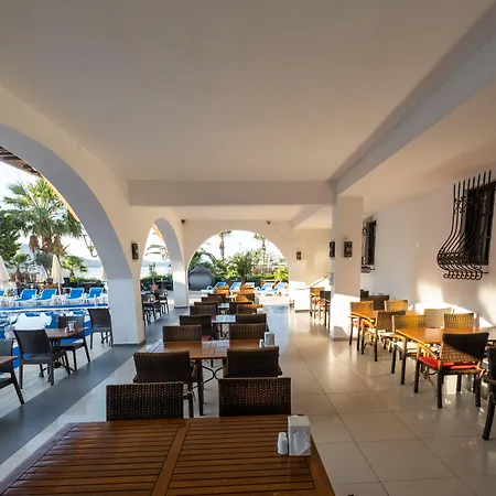 Costa Bitezhan 4* بيتيس