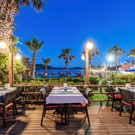 Costa Bitezhan Отель 4*